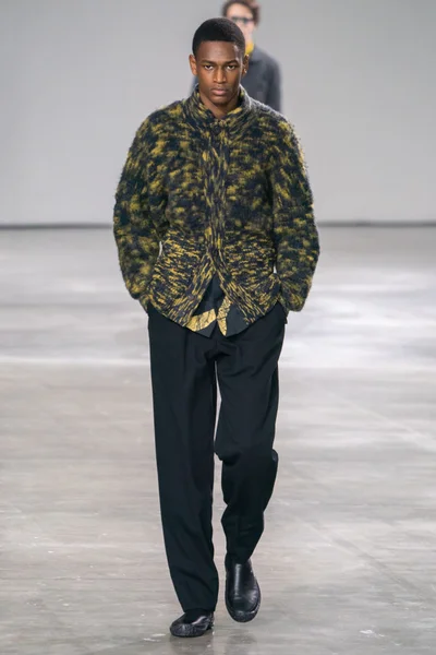 Look 3